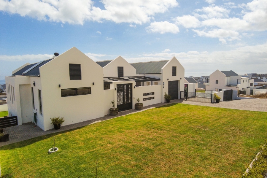 4 Bedroom Property for Sale in Da Gama Bay Western Cape